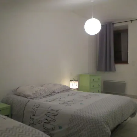T1 Centre Apartmán *